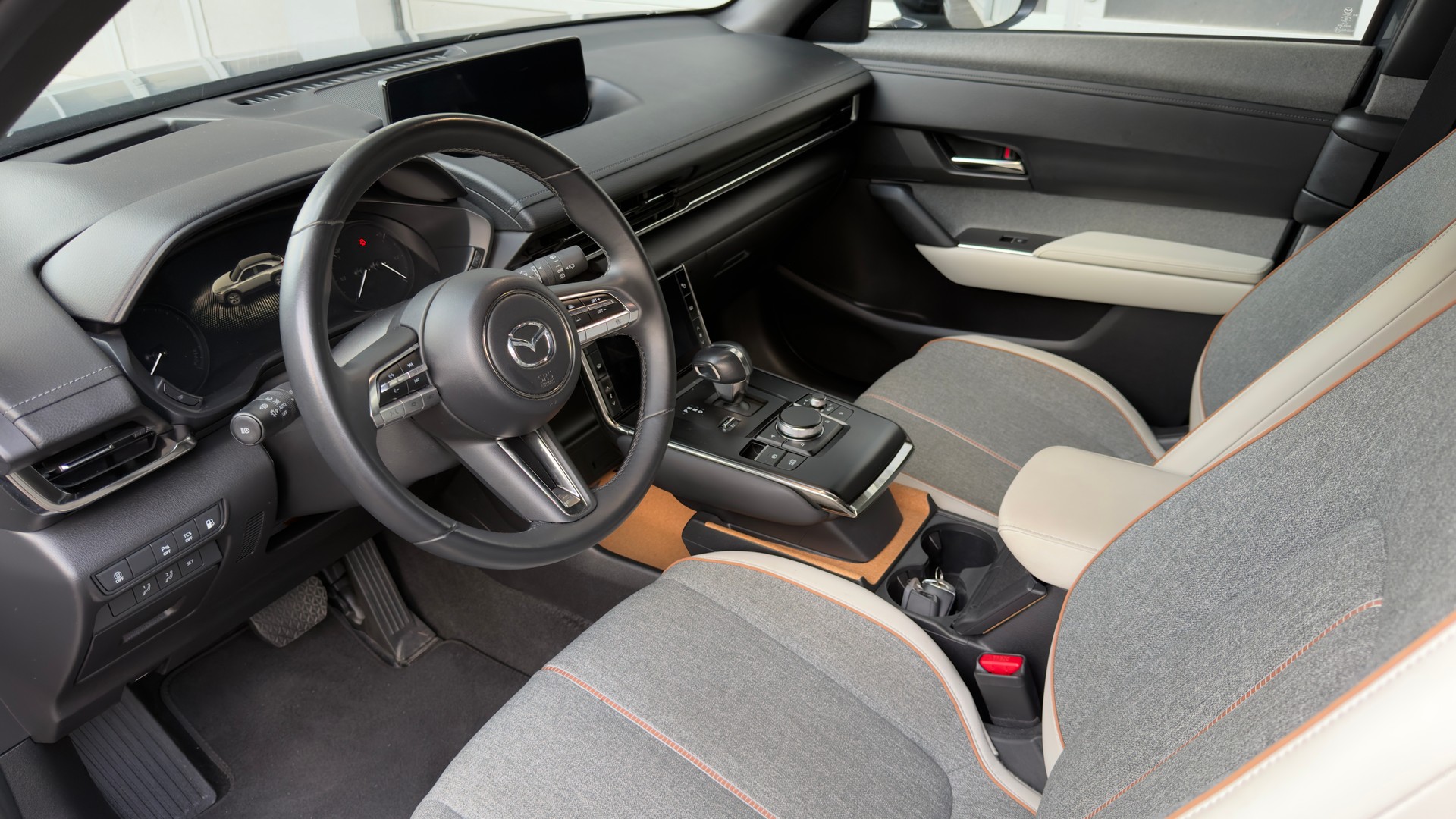 MAZDA MX-30 e-Skyactiv R-EV Advantage-image-12
