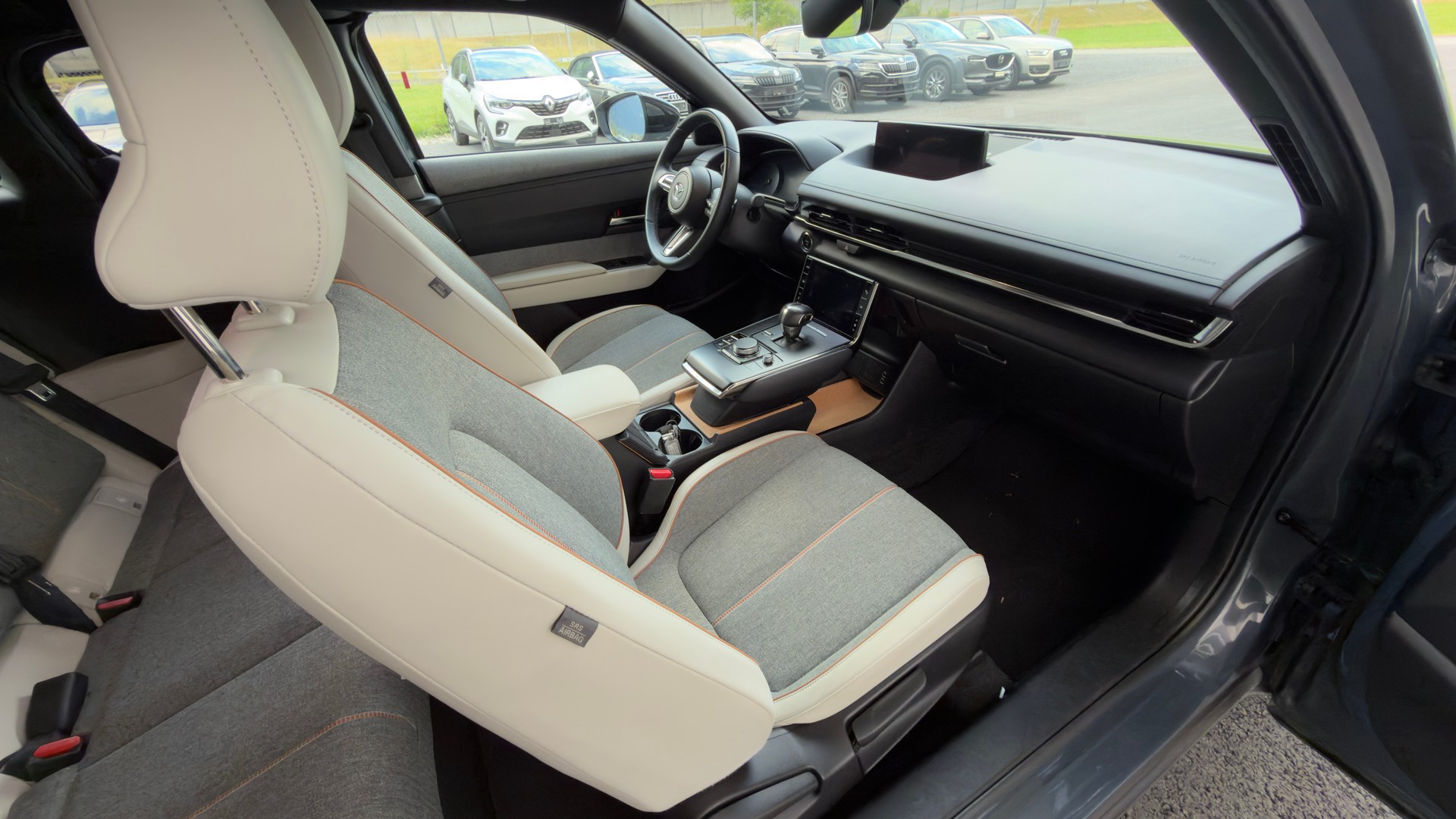 MAZDA MX-30 e-Skyactiv R-EV Advantage-image-7
