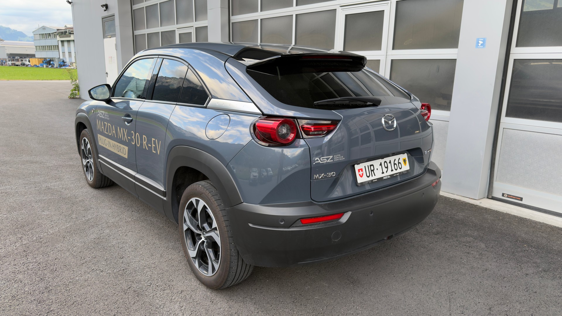 MAZDA MX-30 e-Skyactiv R-EV Advantage-image-1