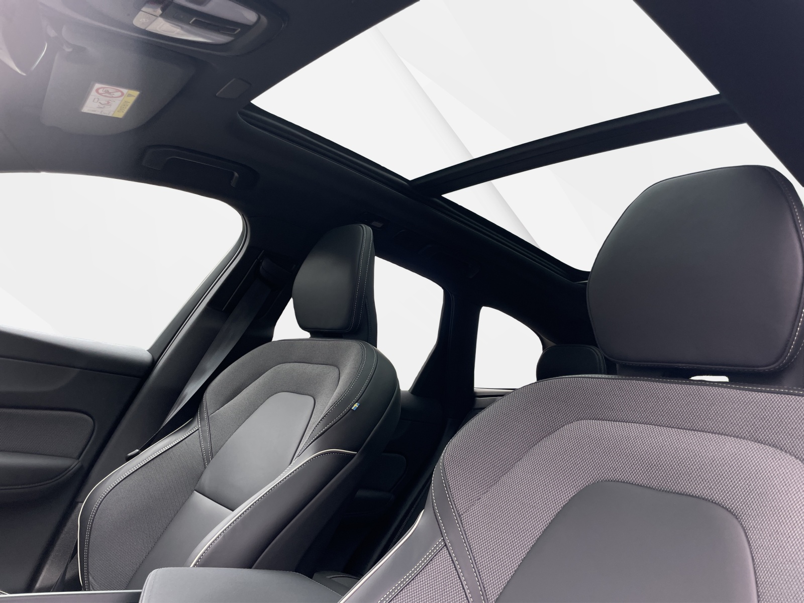 VOLVO XC60 2.0 T6 TE Black Edition eAWD-image-17