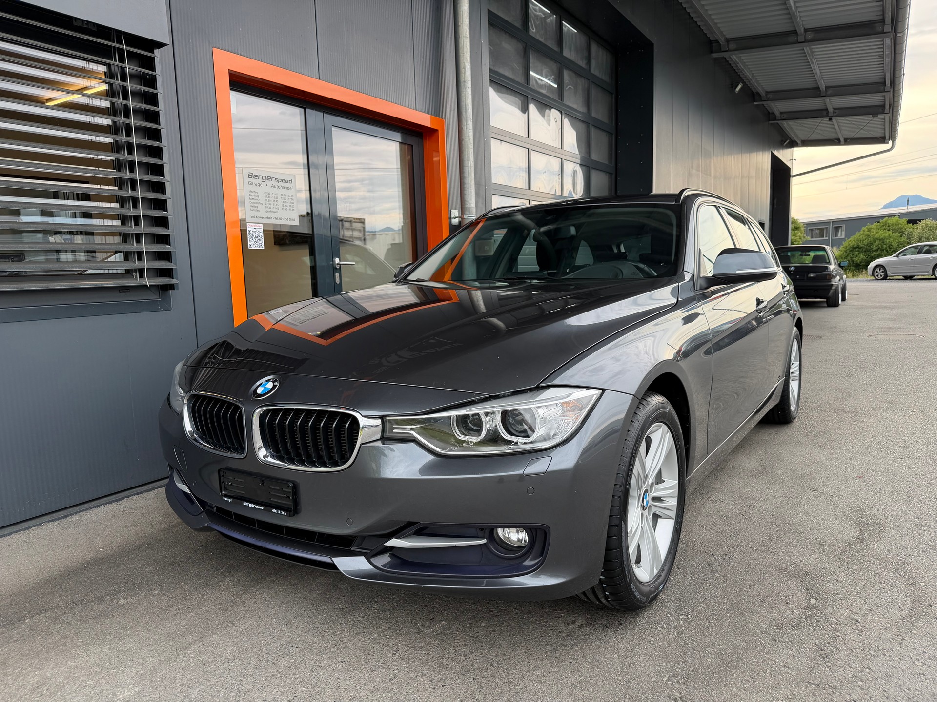 BMW 320d xDrive Touring Sport Line Steptronic-image-4
