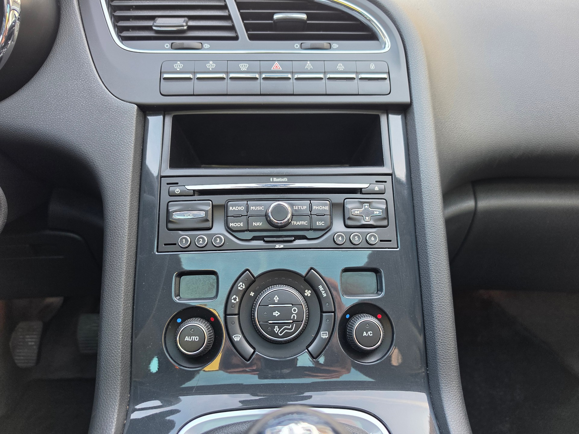 PEUGEOT 5008 1.6 16V T Sport Pack-image-14