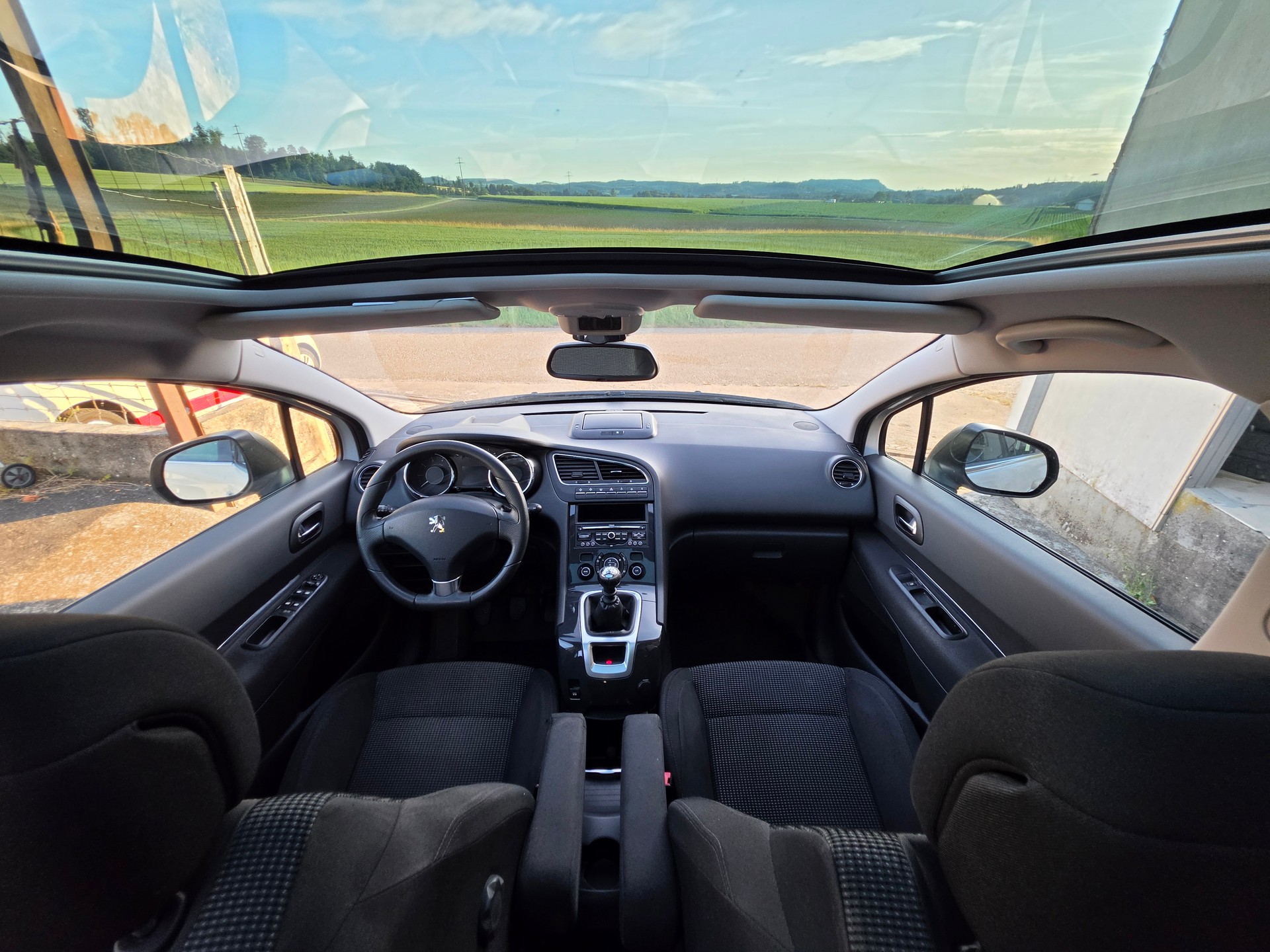 PEUGEOT 5008 1.6 16V T Sport Pack-image-15