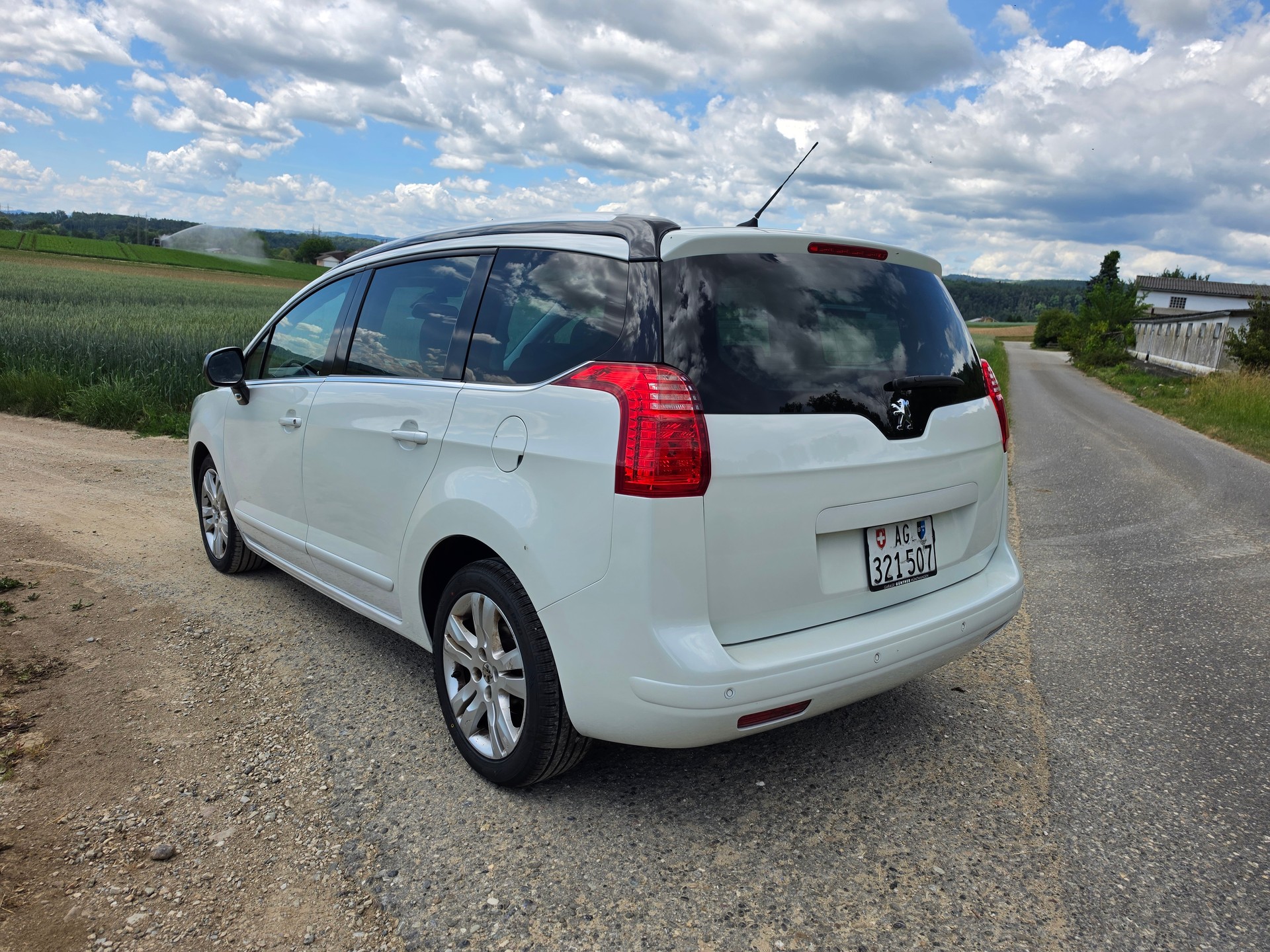 PEUGEOT 5008 1.6 16V T Sport Pack-image-4