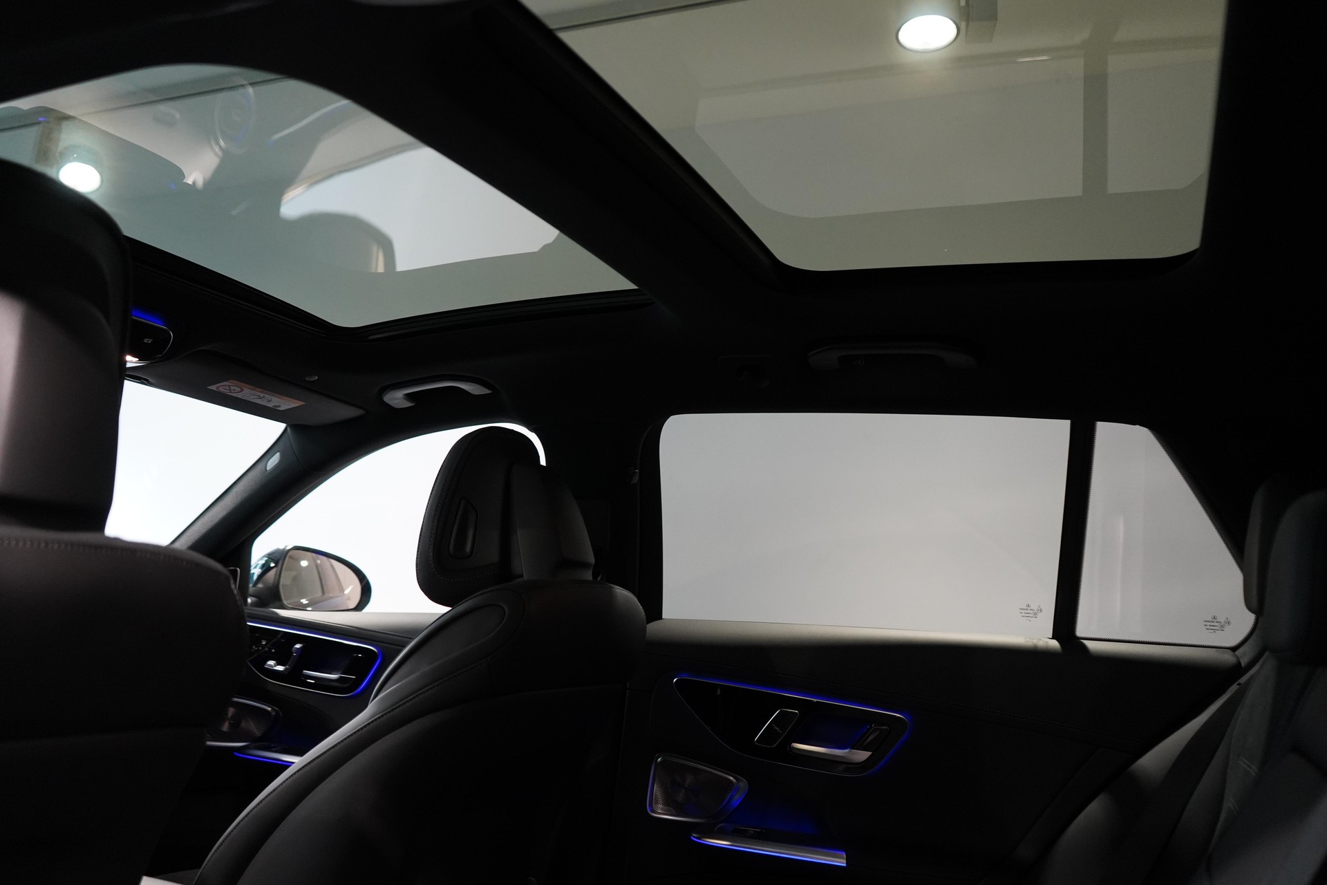 MERCEDES-BENZ C 220 d Swiss Star AMG Line 4matic Kombi-image-16