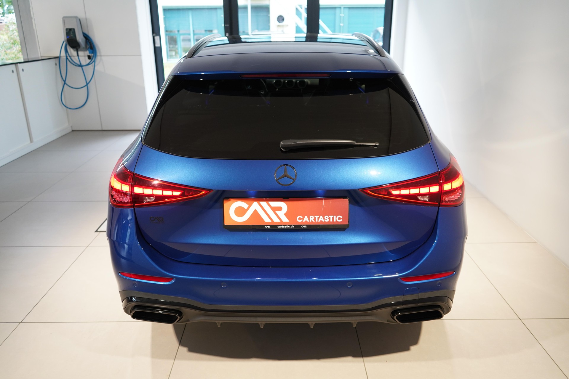 MERCEDES-BENZ C 220 d Swiss Star AMG Line 4matic Kombi-image-3