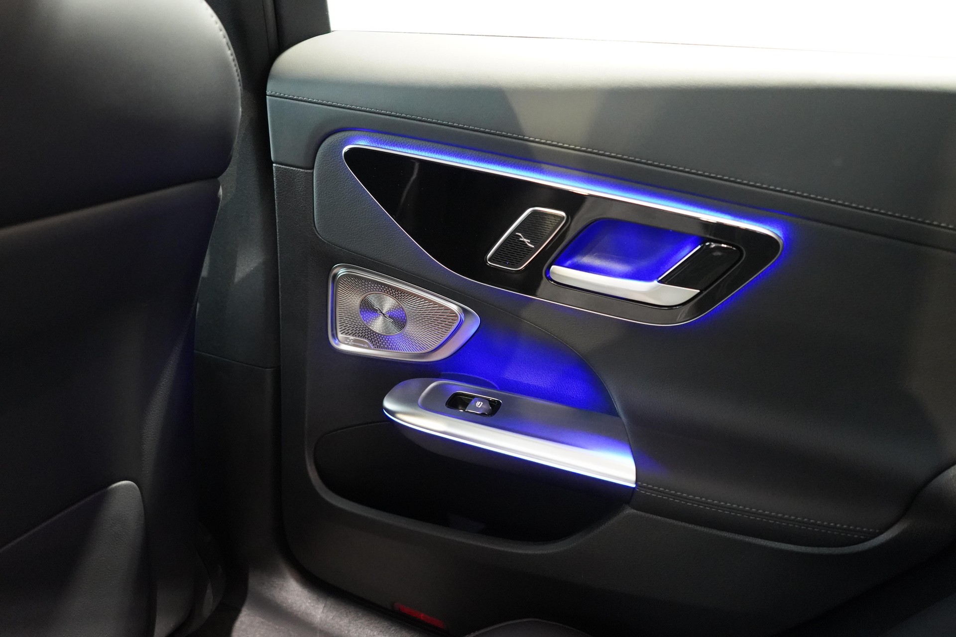 MERCEDES-BENZ C 220 d Swiss Star AMG Line 4matic Kombi-image-18