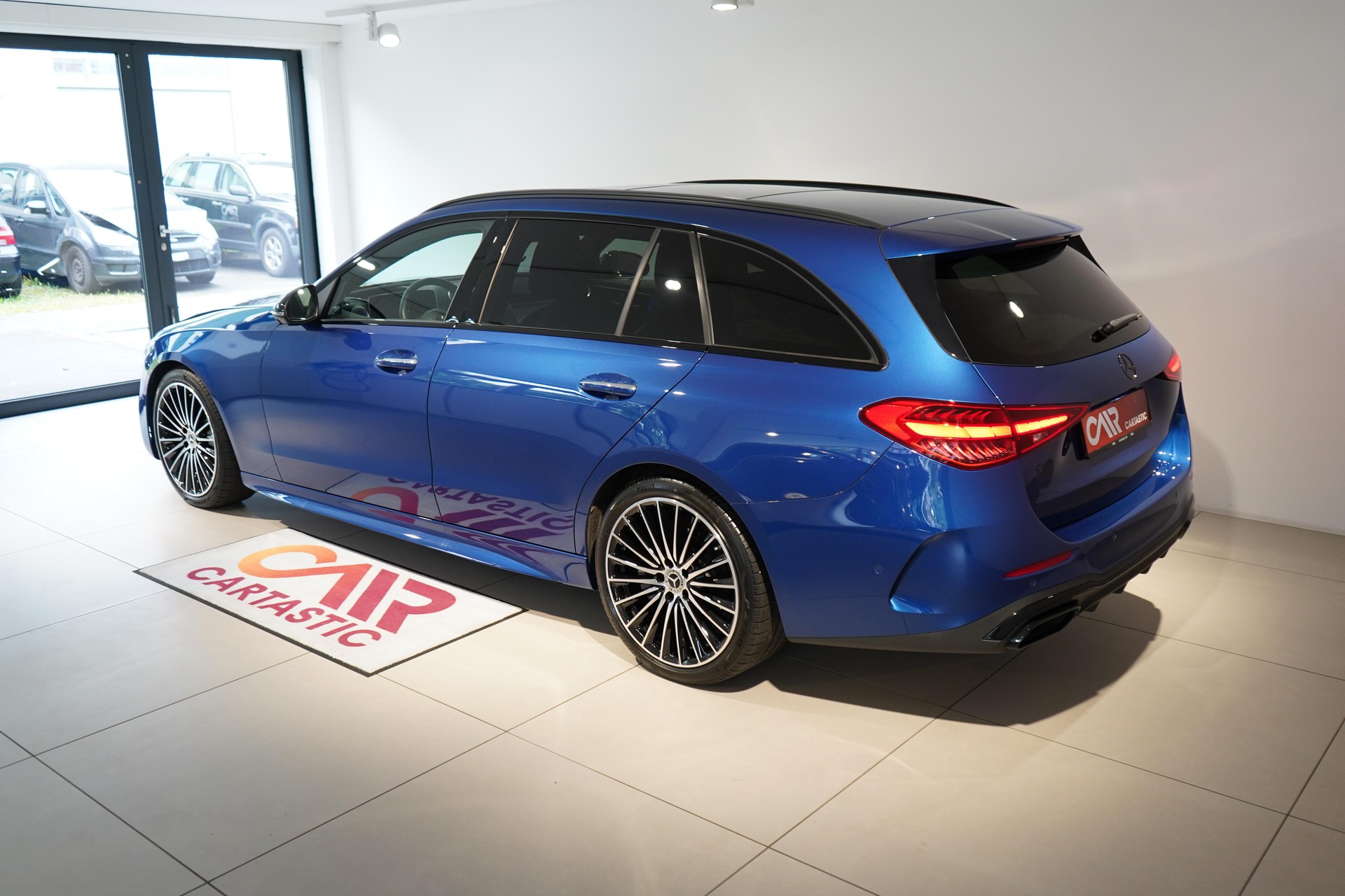 MERCEDES-BENZ C 220 d Swiss Star AMG Line 4matic Kombi-image-2