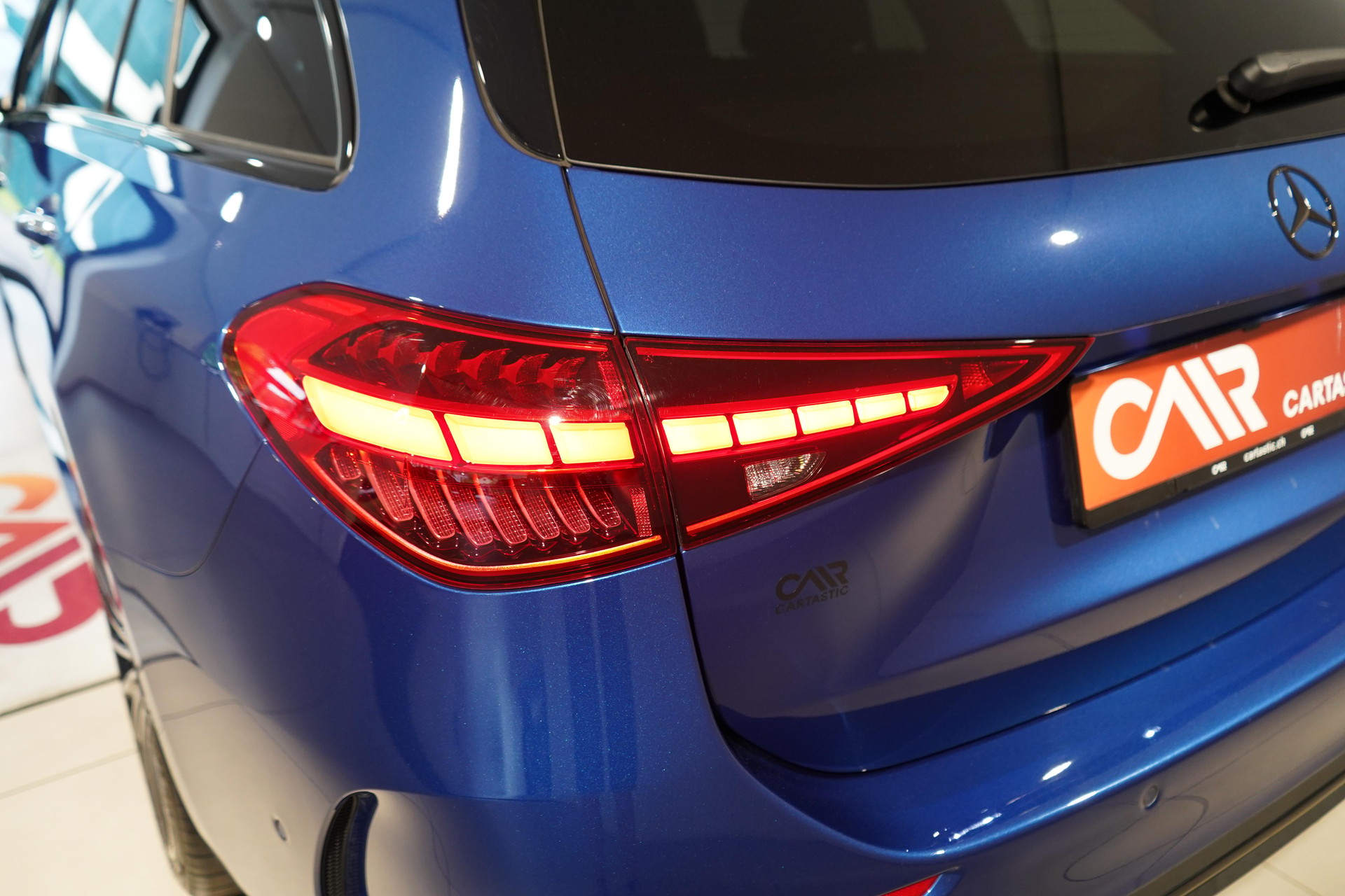 MERCEDES-BENZ C 220 d Swiss Star AMG Line 4matic Kombi-image-25