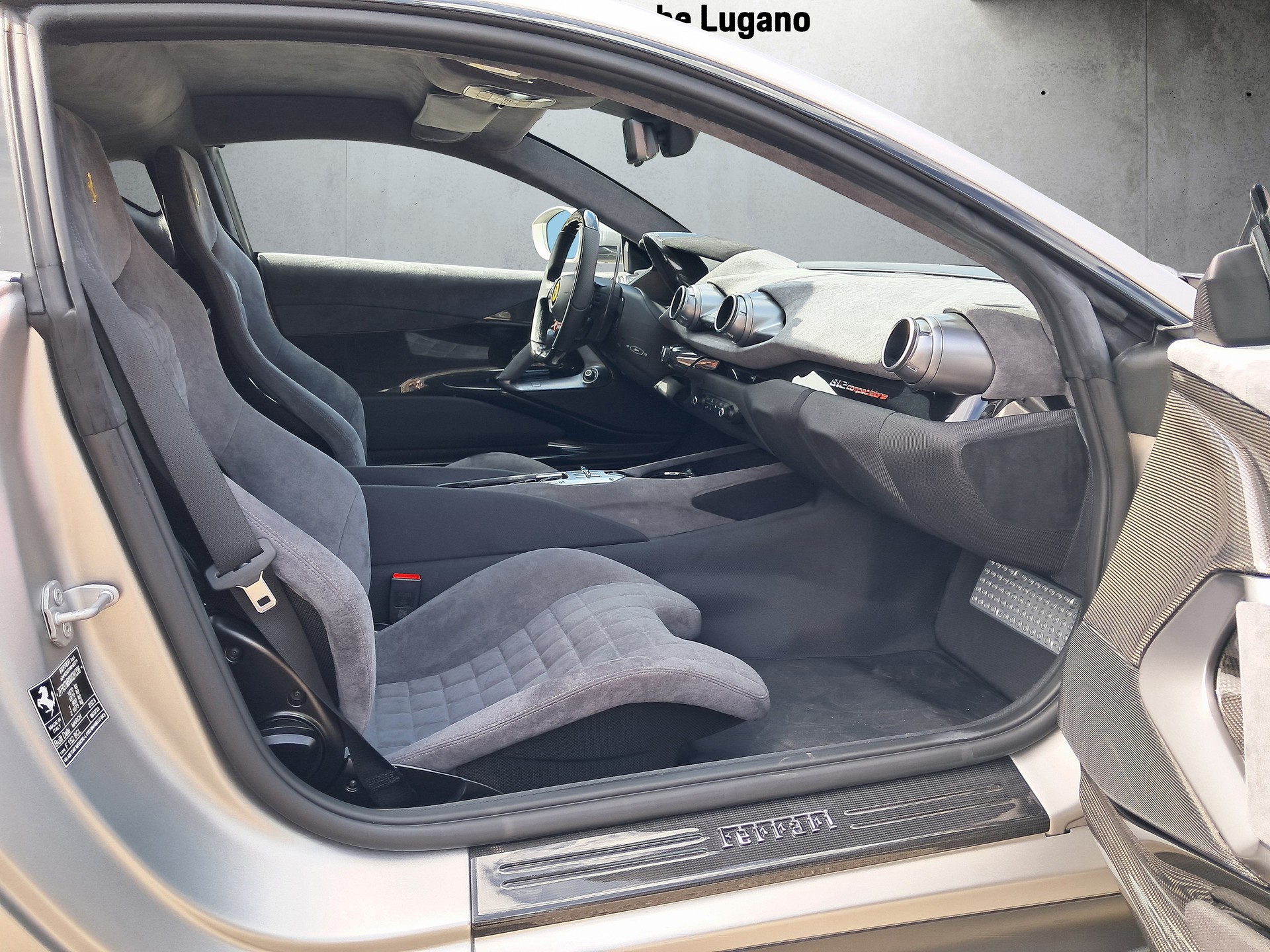 FERRARI 812 Competizione-image-19
