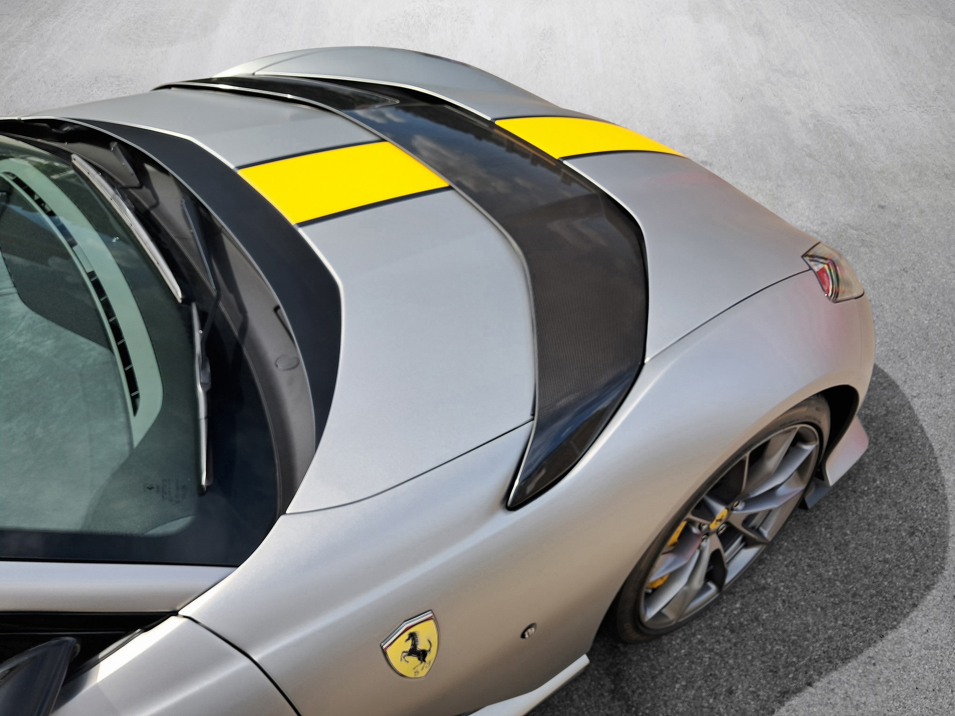 FERRARI 812 Competizione-image-15