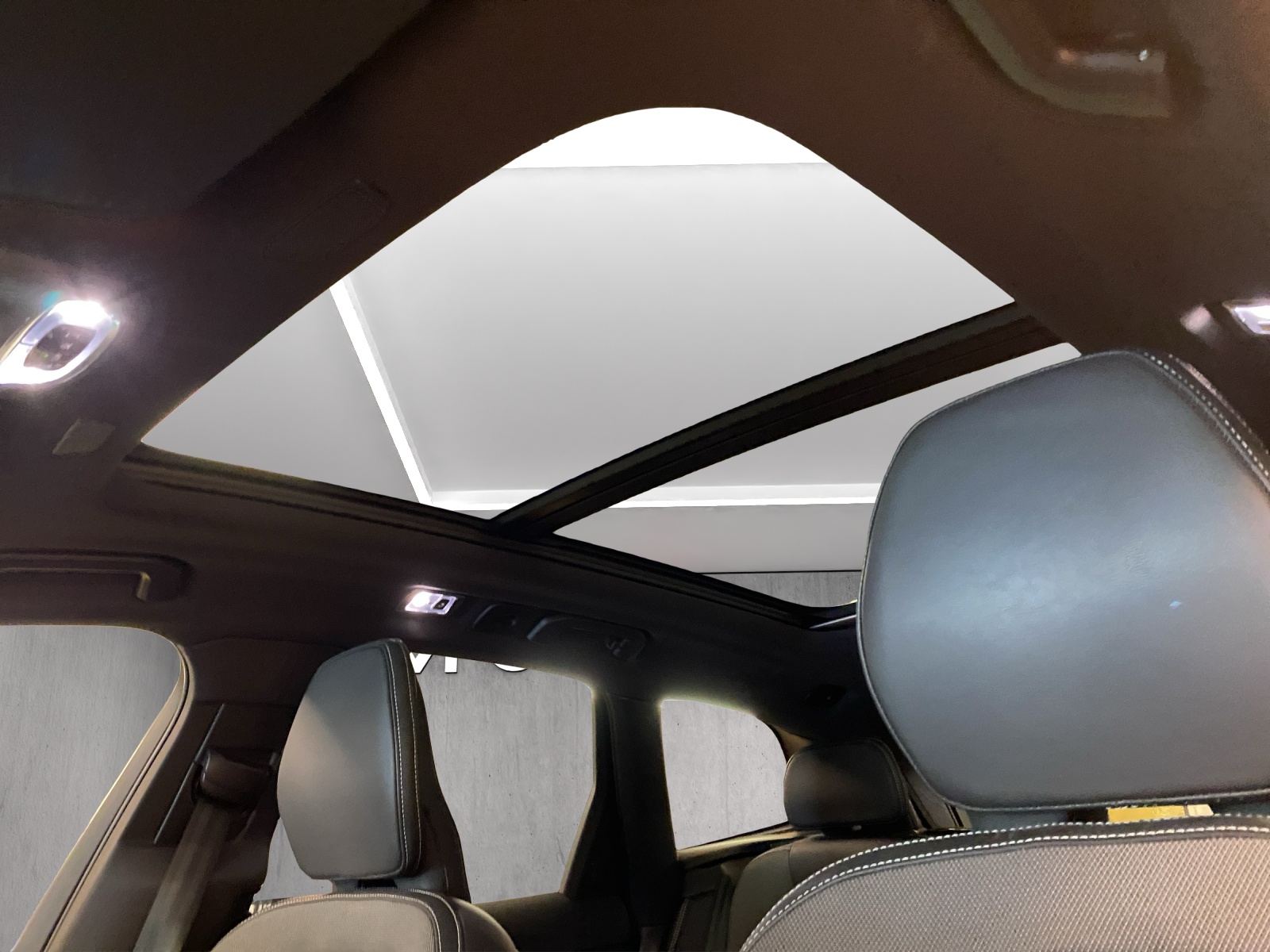 VOLVO XC60 T6 eAWD R-Design Geartronic-image-14