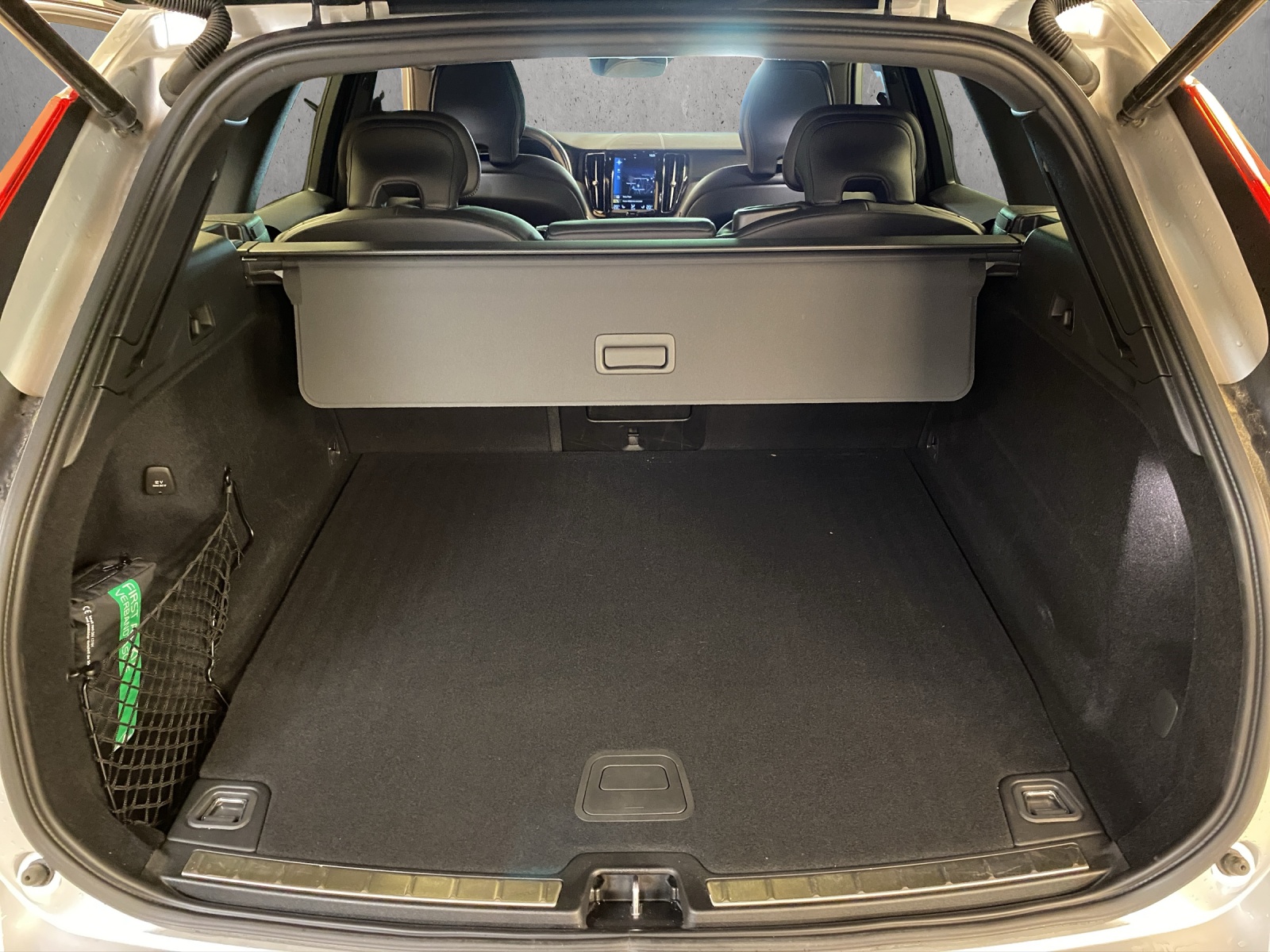 VOLVO XC60 T6 eAWD R-Design Geartronic-image-13