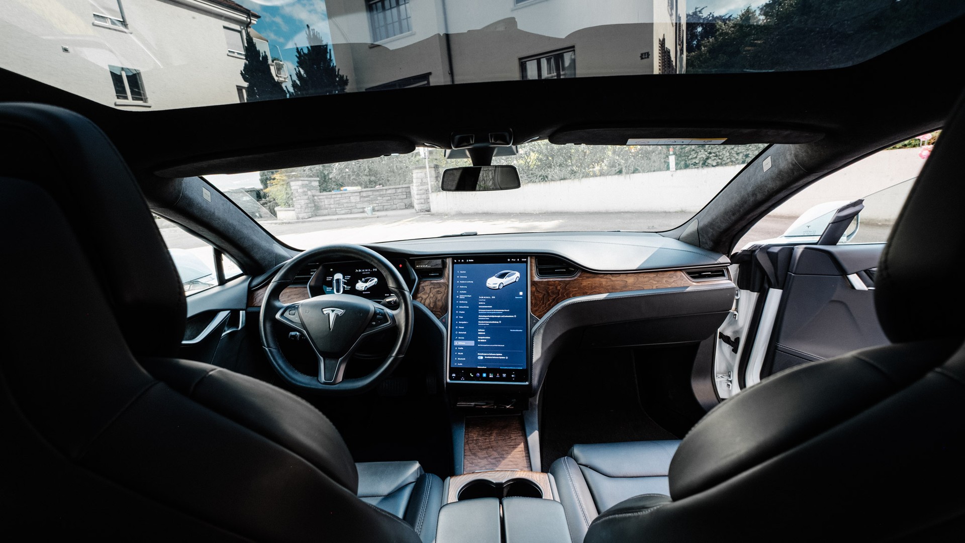 TESLA Model S Long Range Raven-image-7