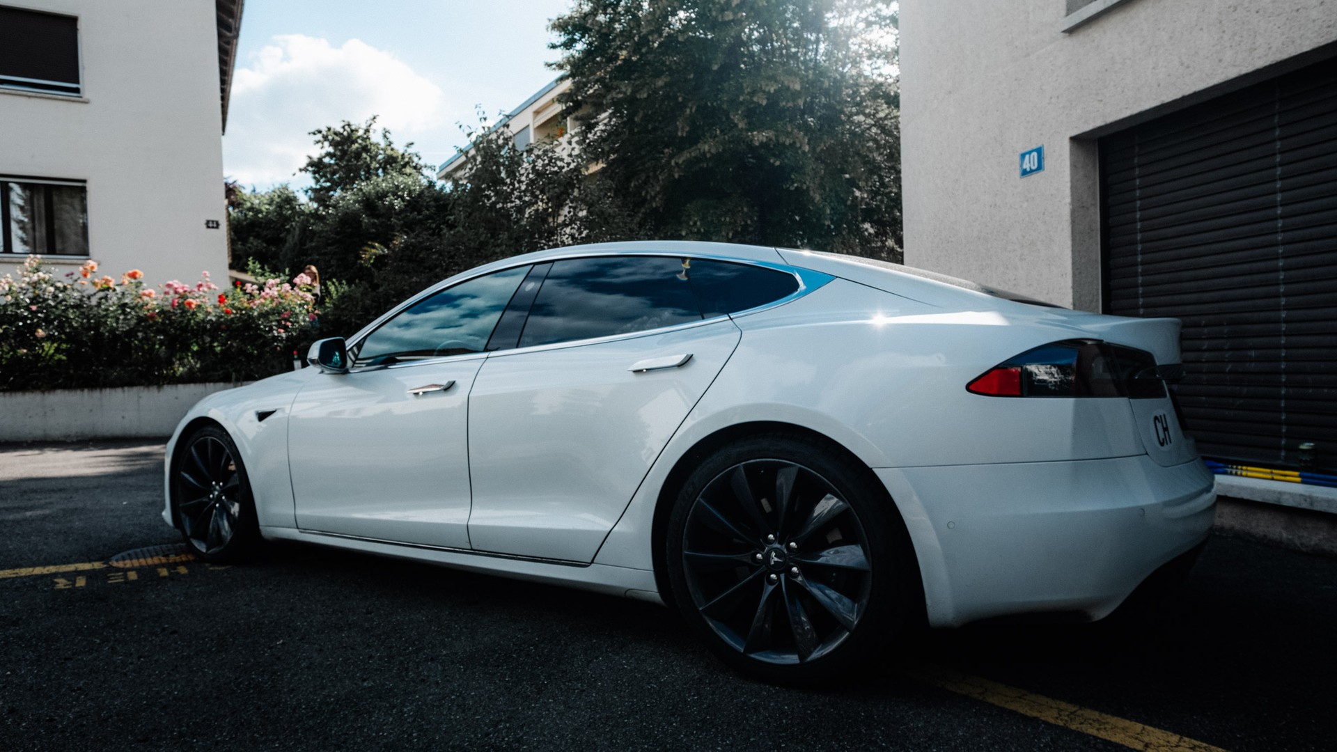 TESLA Long Range-image-1