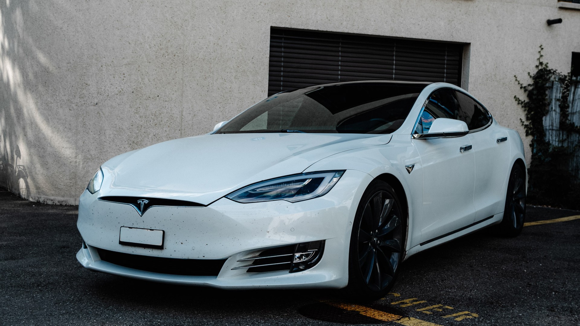 TESLA Long Range-image-0