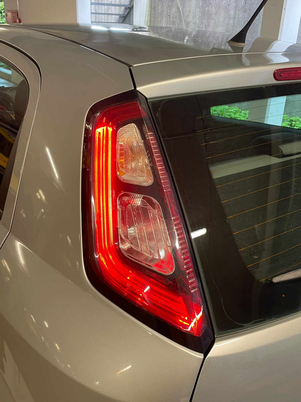 FIAT Punto 1.4 Lounge-image-17