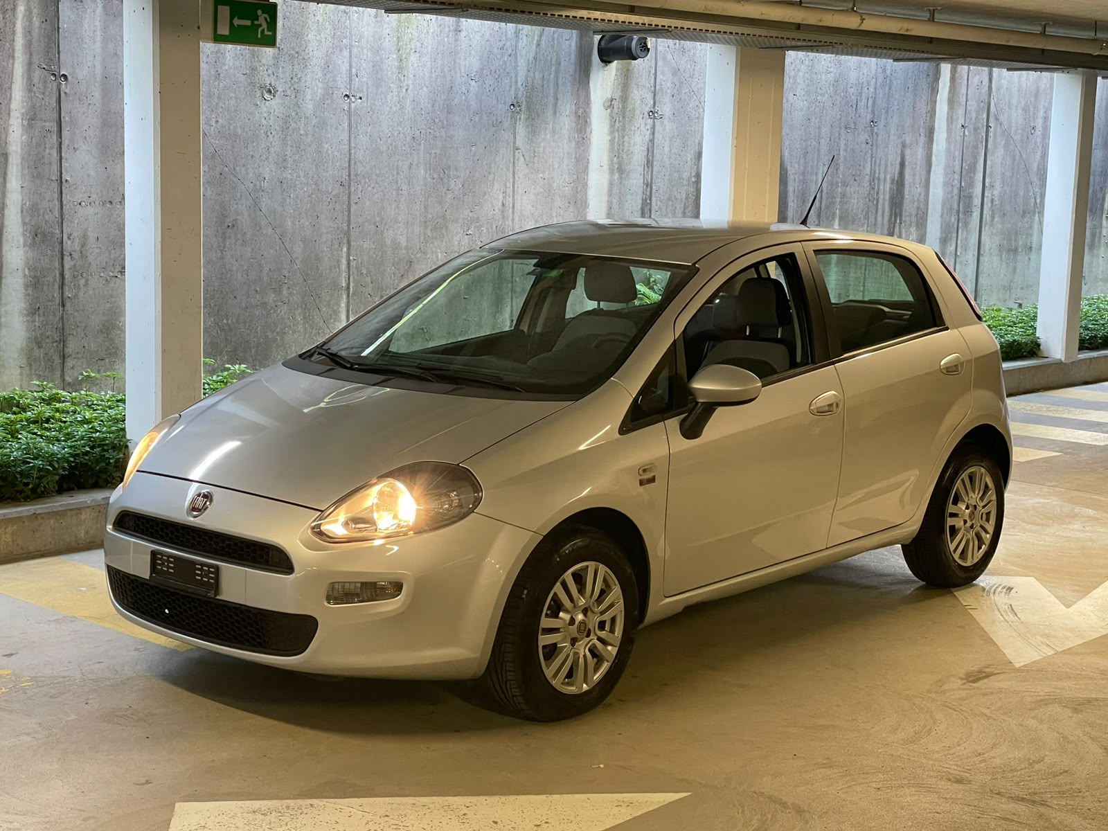 FIAT Punto 1.4 Lounge-image-0