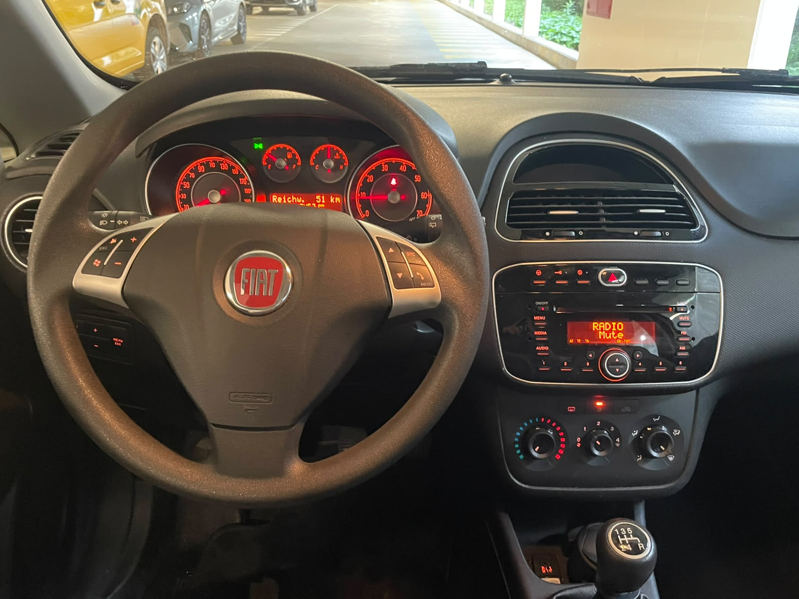 FIAT Punto 1.4 Lounge-image-9