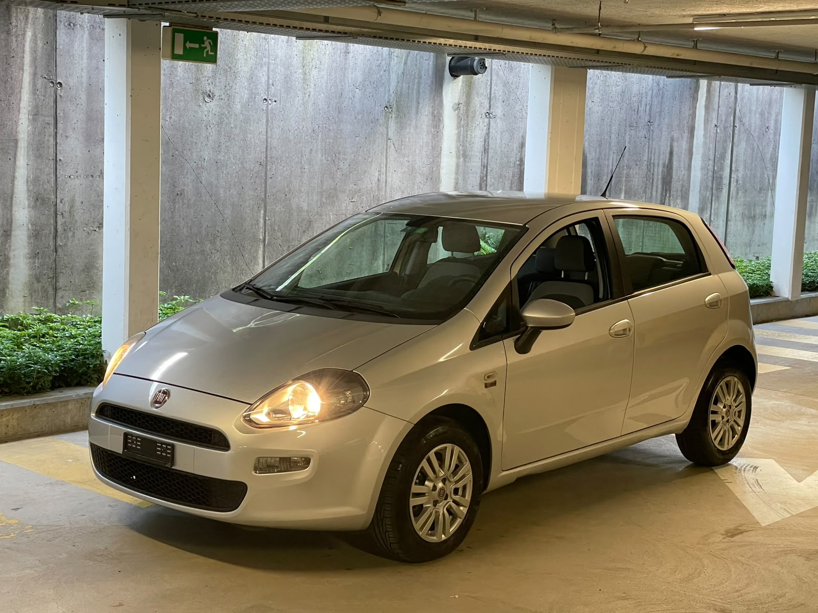 FIAT Punto 1.4 Lounge-image-1