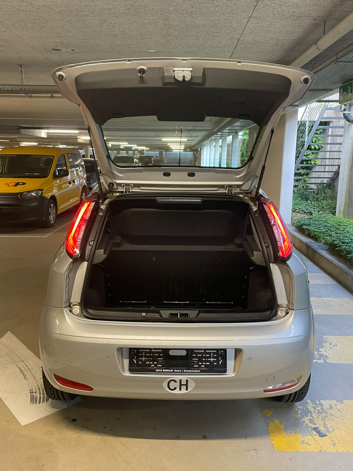 FIAT Punto 1.4 Lounge-image-15