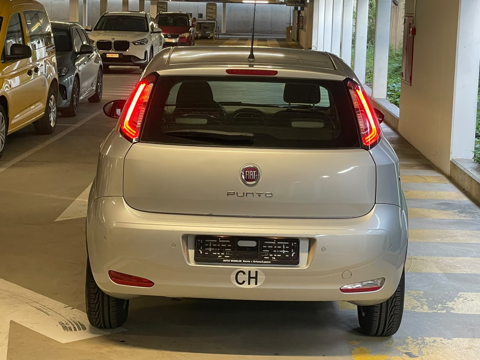 FIAT Punto 1.4 Lounge-image-4
