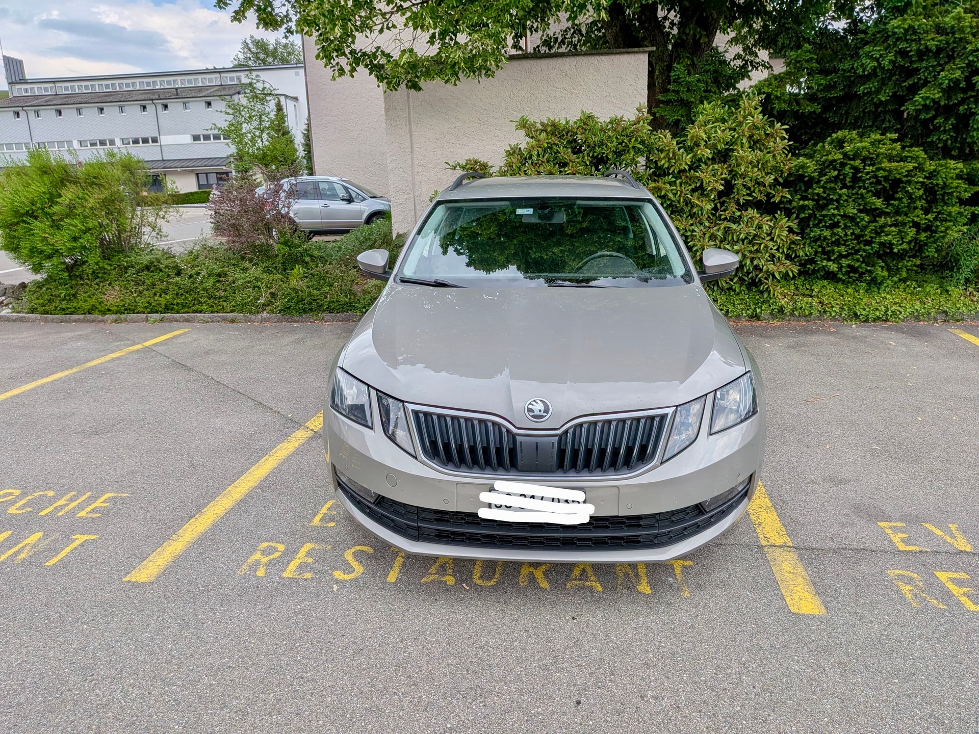 SKODA Octavia Combi 1.4 TSI Style-image-0