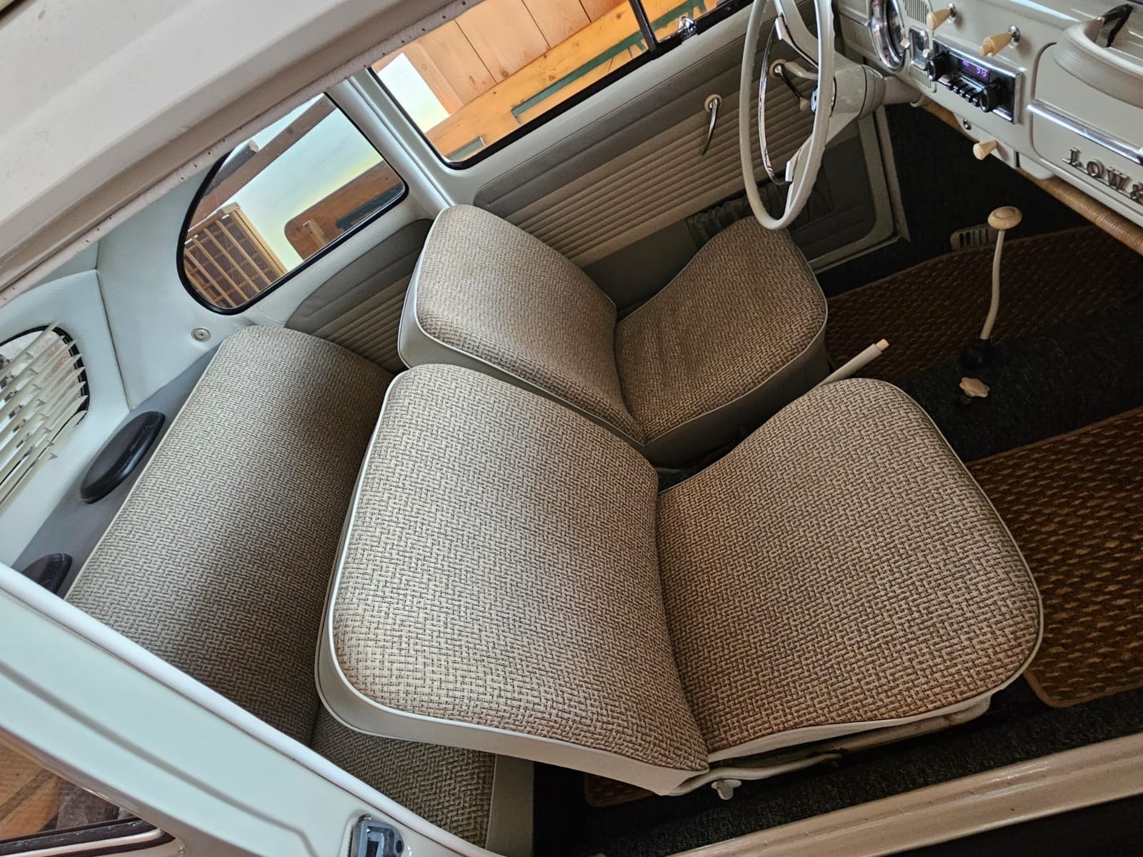 VW DE LUXE-image-3