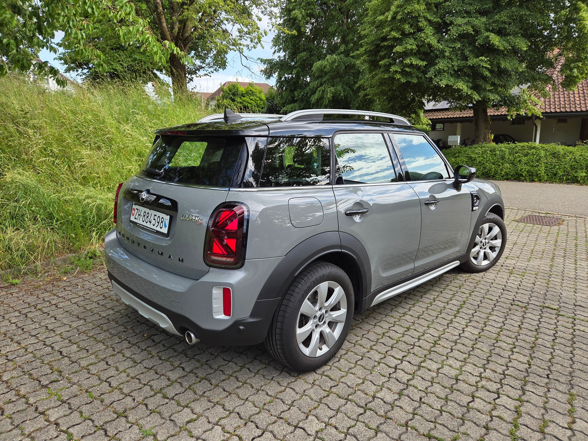 MINI 2.0i Cooper S ALL4-image-2
