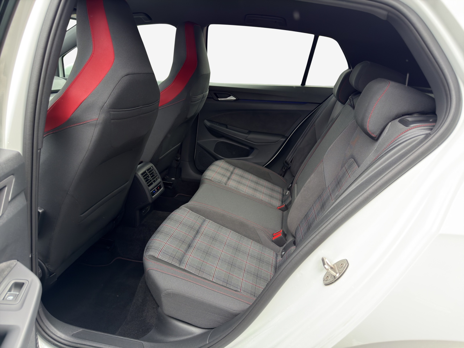 VW Golf 2.0 TSI GTI DSG-image-11