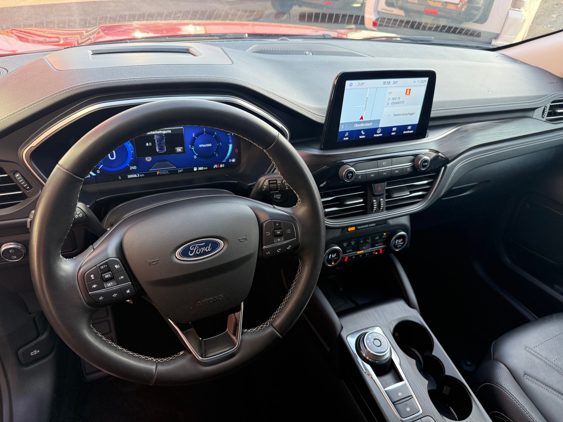 FORD Kuga 2.0 TDCi EcoBlue Vignale 4WD Automat-image-3