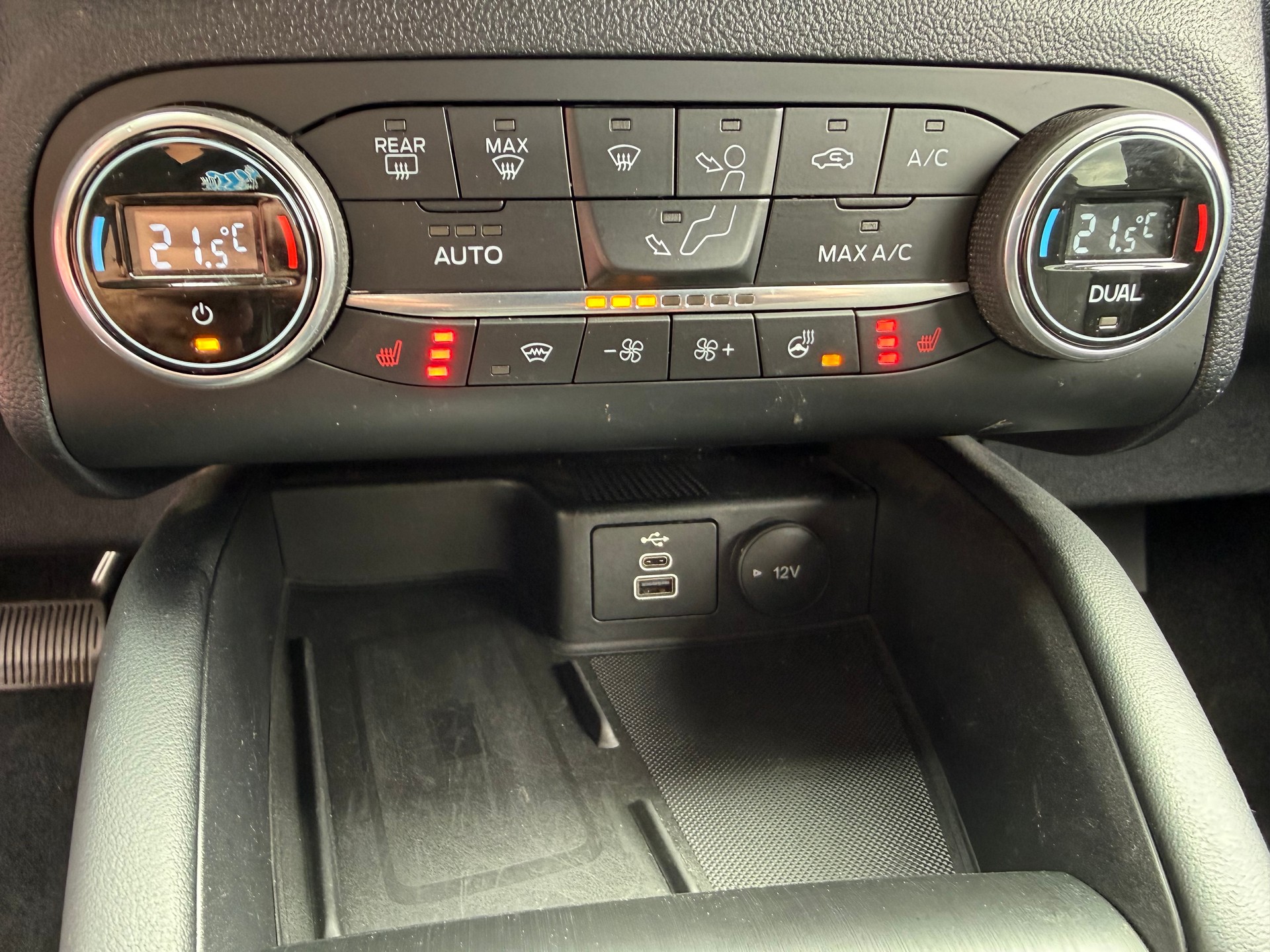 FORD Kuga 2.0 TDCi EcoBlue Vignale 4WD Automat-image-8