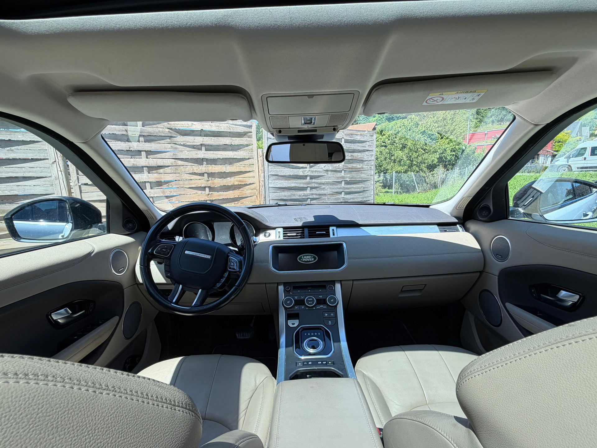 LAND ROVER 2.0 Si4 HSE Dynamic-image-3