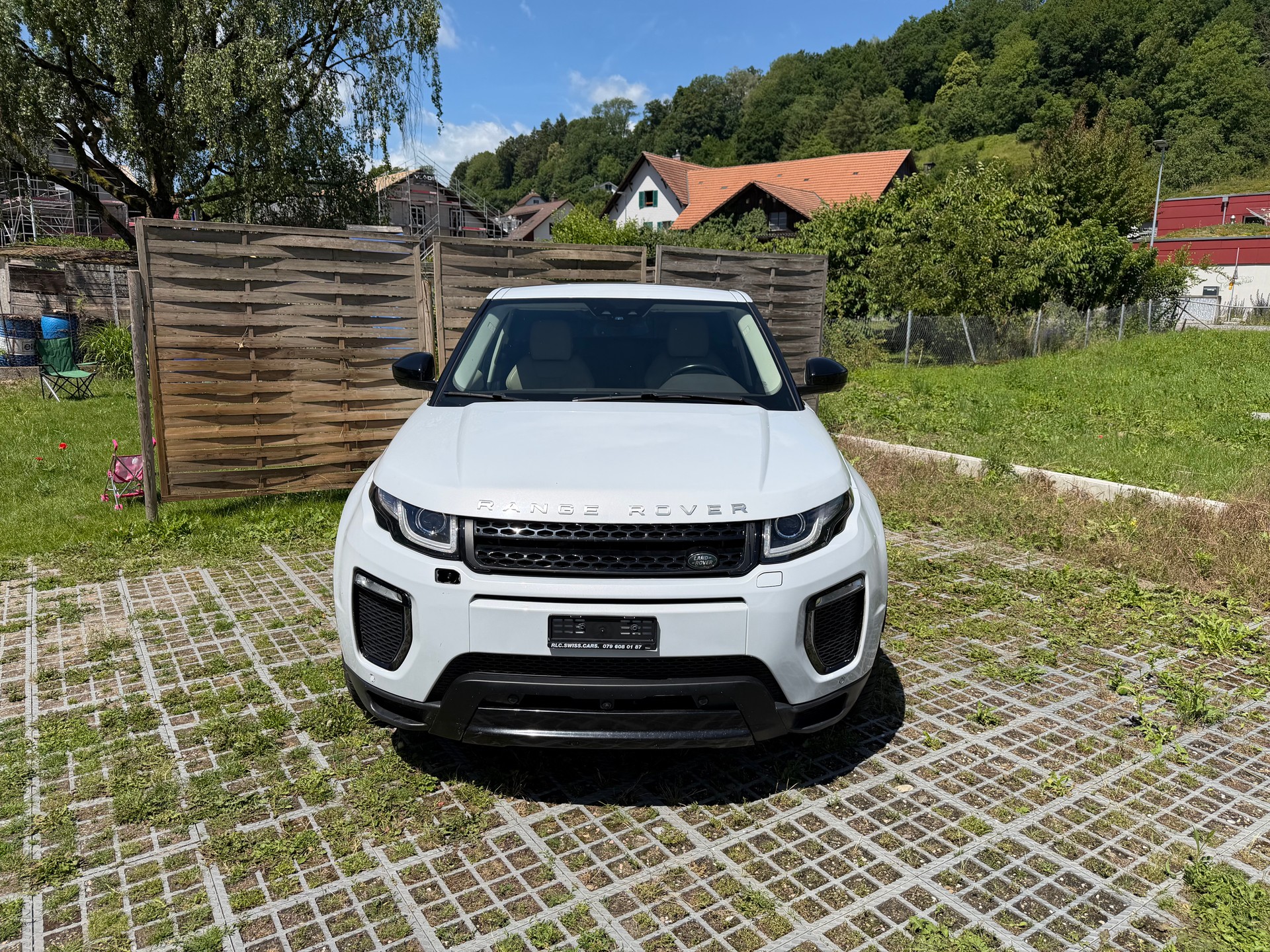 LAND ROVER 2.0 Si4 HSE Dynamic-image-0