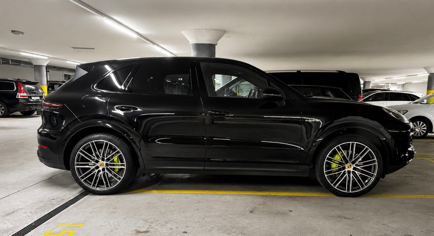 PORSCHE 3.0 V6 E-Hybrid-image-3
