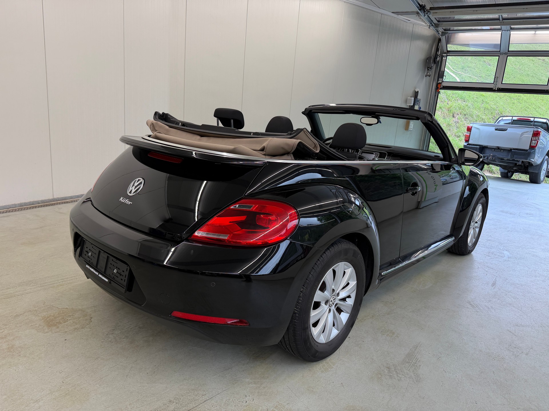 VW Beetle Cabrio 1.4 TSI BMT Club DSG-image-3