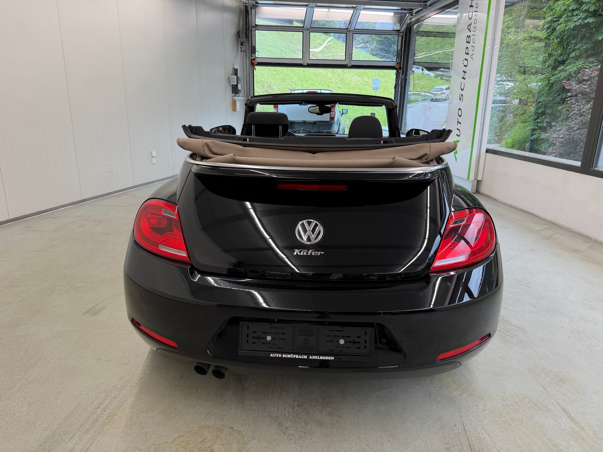 VW Beetle Cabrio 1.4 TSI BMT Club DSG-image-4