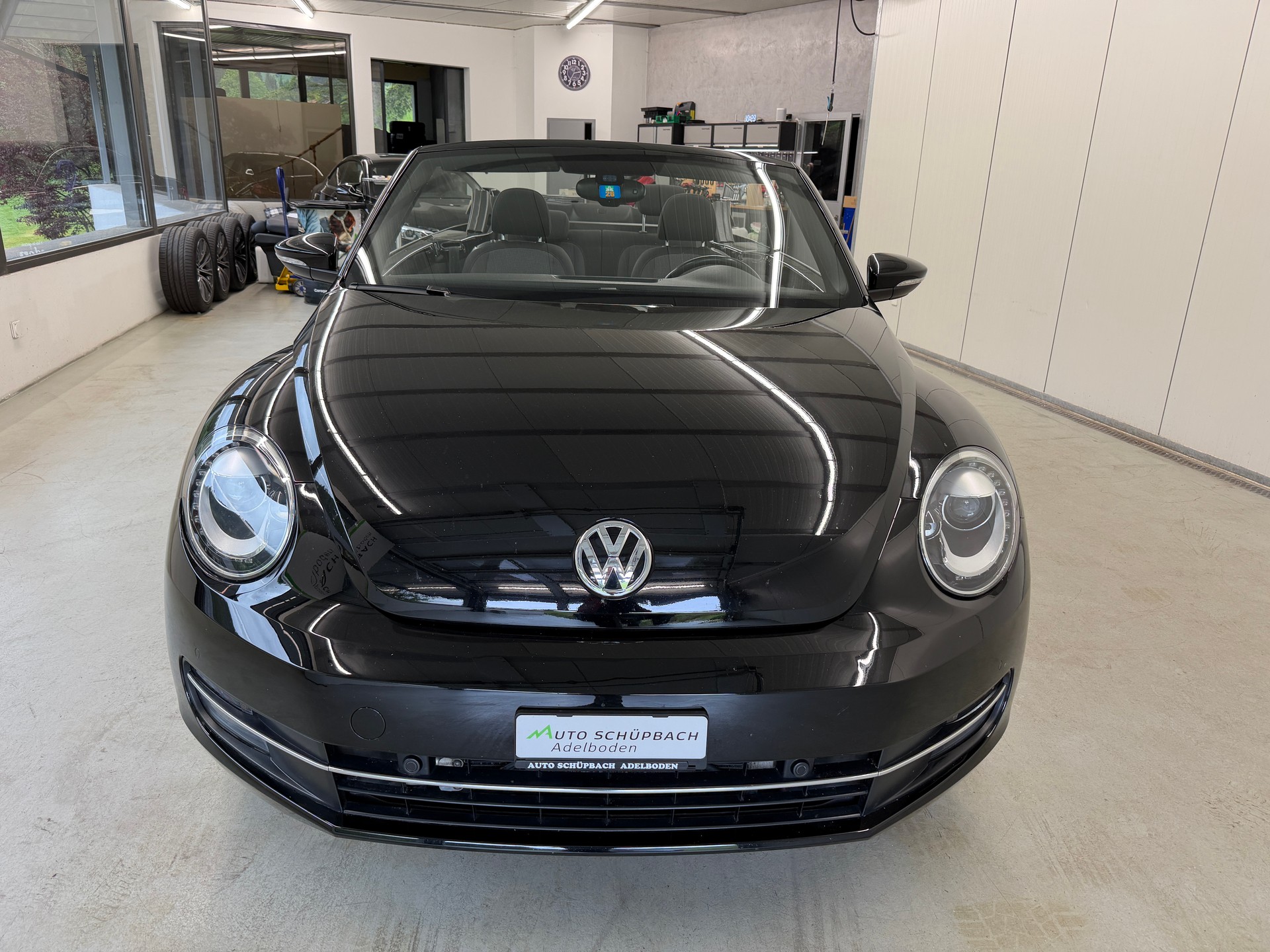 VW Beetle Cabrio 1.4 TSI BMT Club DSG-image-8