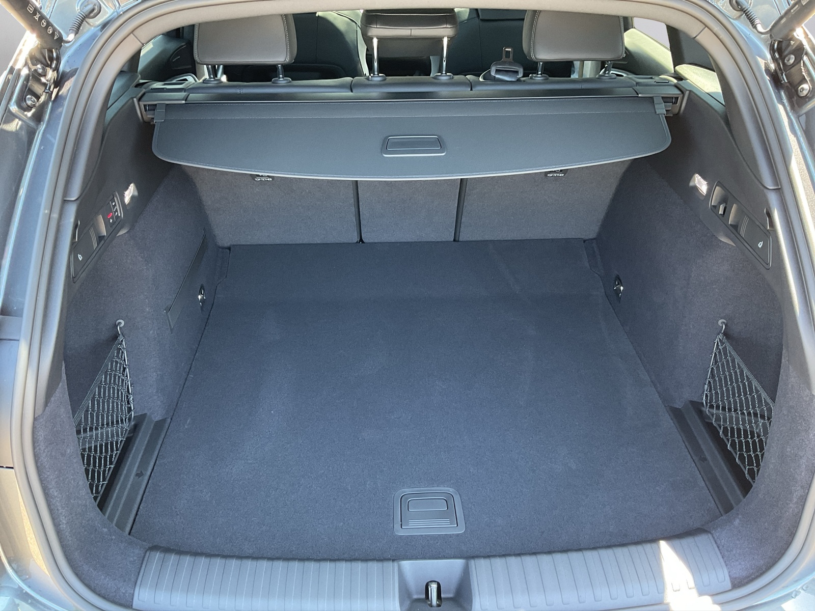 AUDI Q6 e-tron quattro-image-11