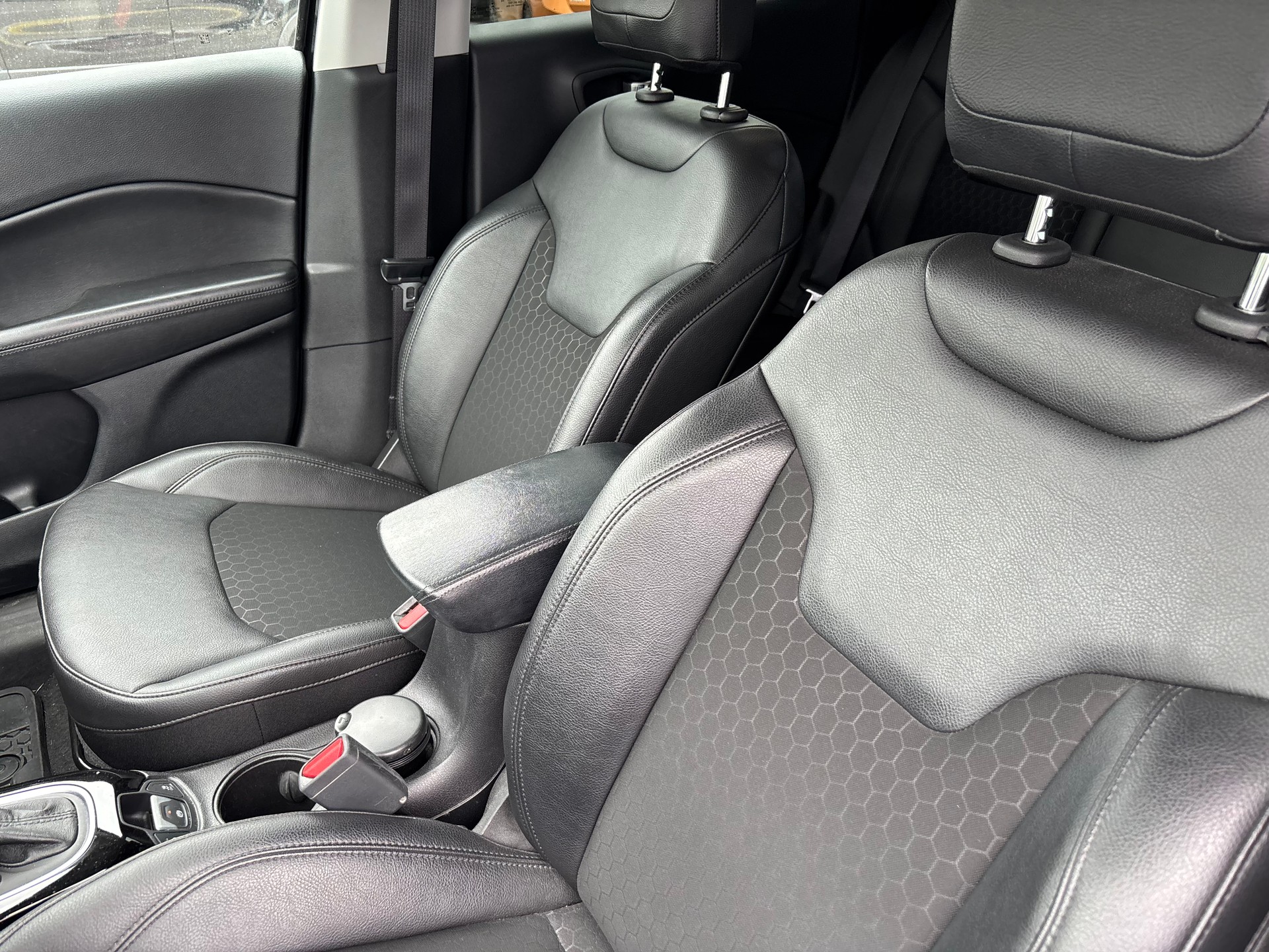 JEEP Compass 4x2 1.3 Turbo Night Eagle DKG-image-5