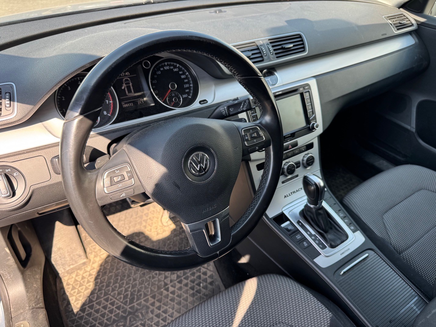 VW Passat Alltrack 2.0 TSI 4Motion DSG-image-8