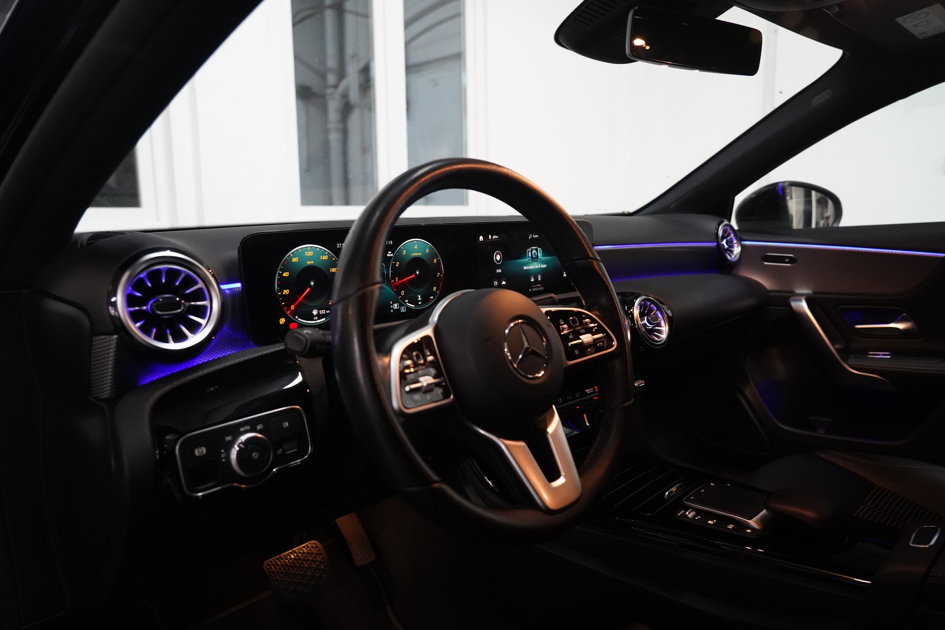 MERCEDES-BENZ A 180 Progressive 7G-DCT-image-9