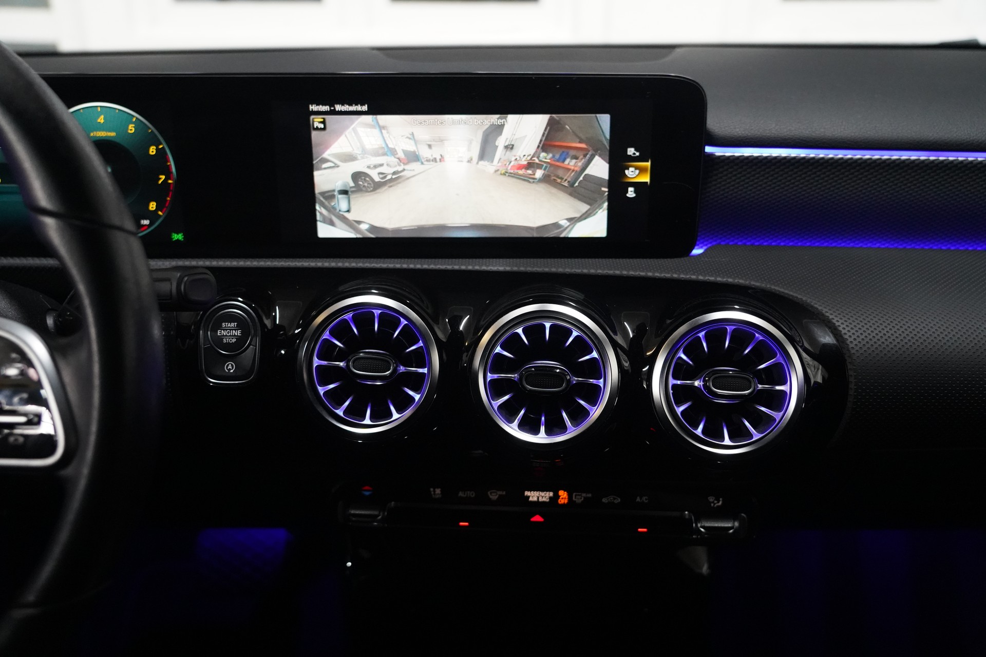 MERCEDES-BENZ A 180 Progressive 7G-DCT-image-13