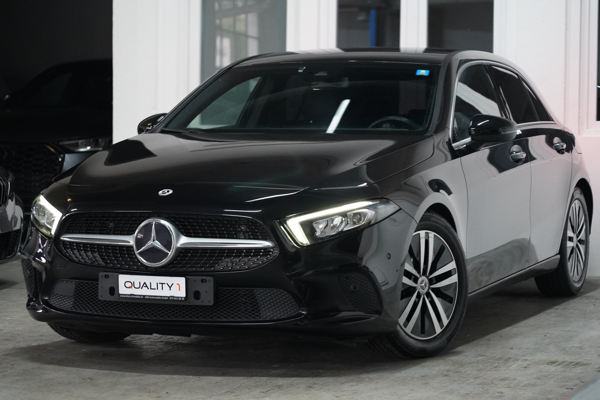 MERCEDES-BENZ A 180 Progressive 7G-DCT-image-3