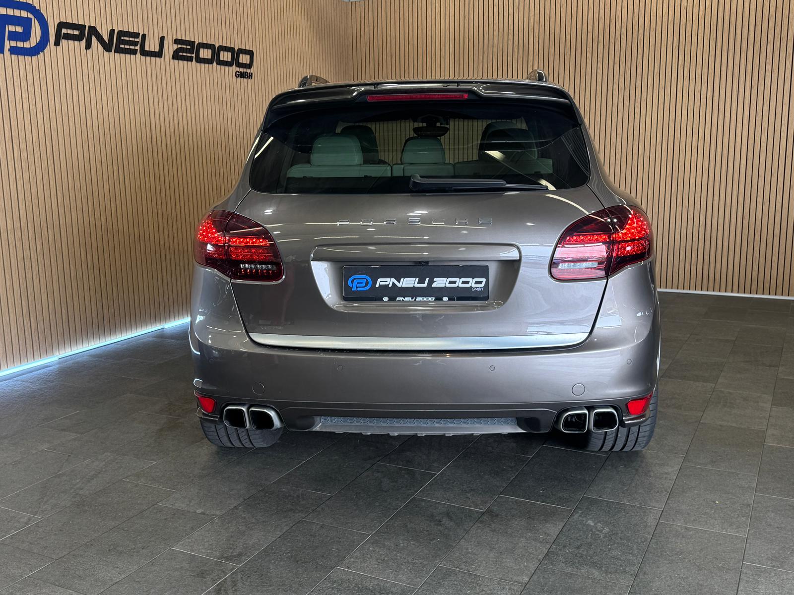 PORSCHE Cayenne S Diesel-image-1
