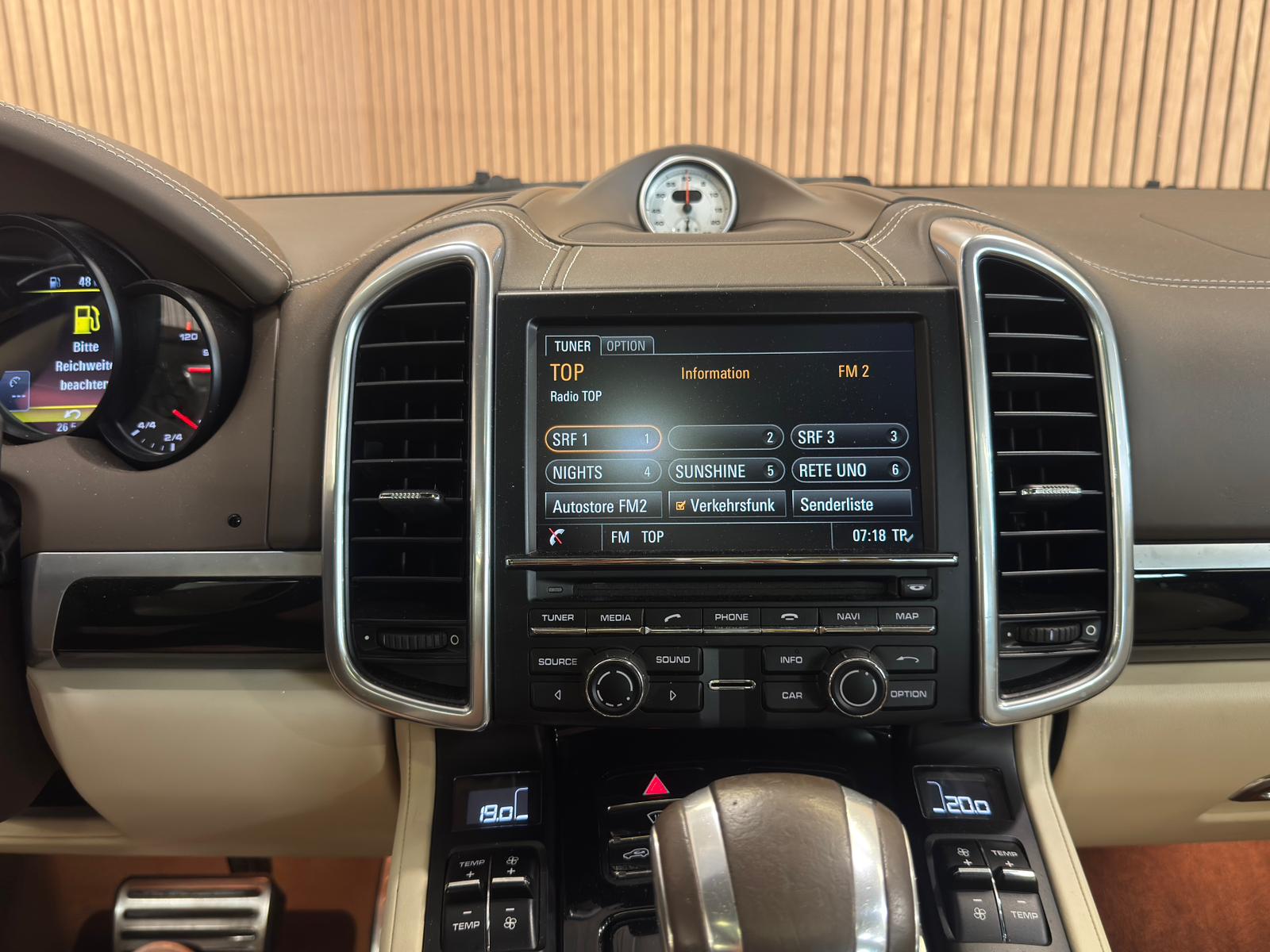 PORSCHE Cayenne S Diesel-image-15