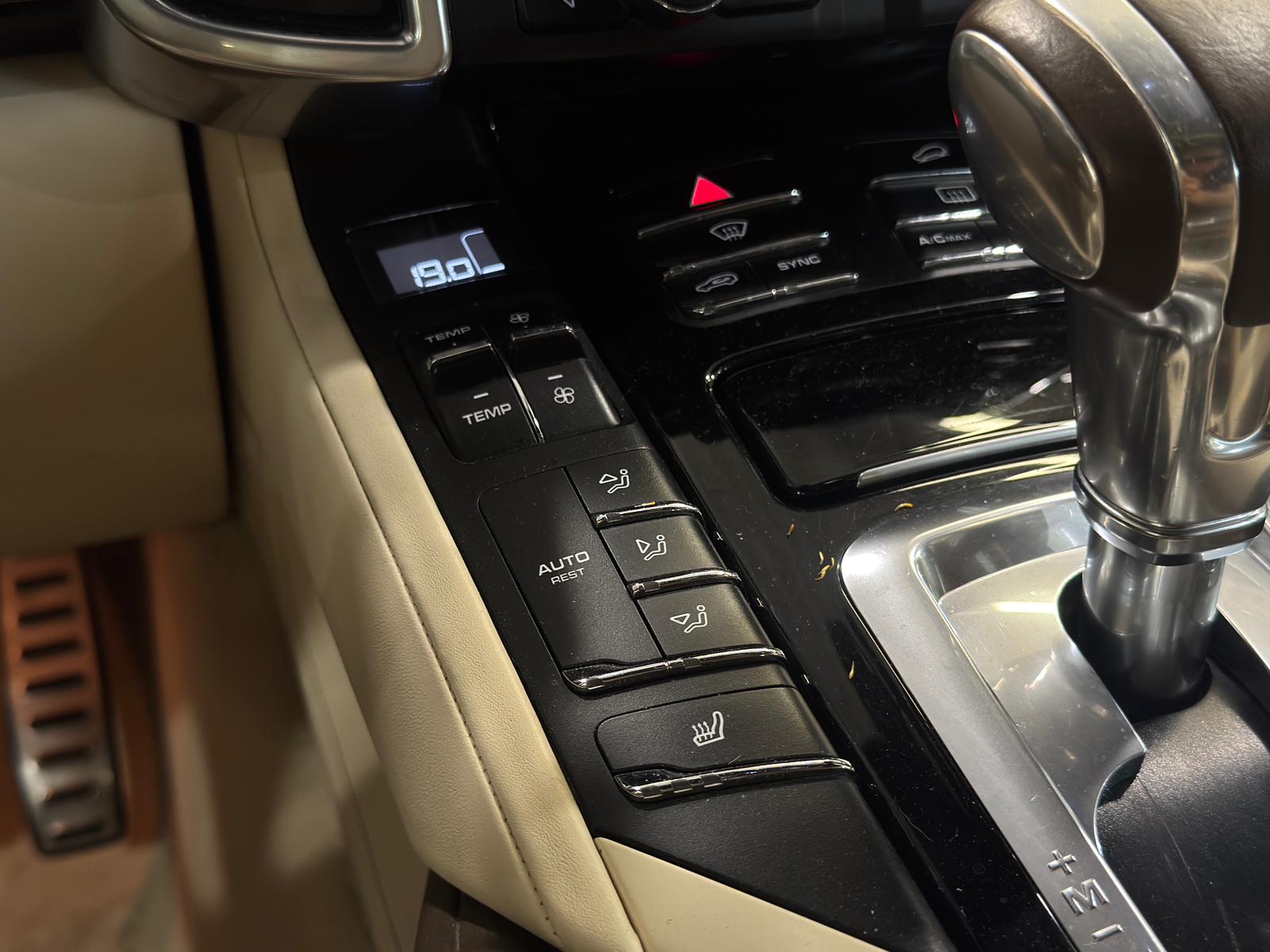 PORSCHE Cayenne S Diesel-image-10