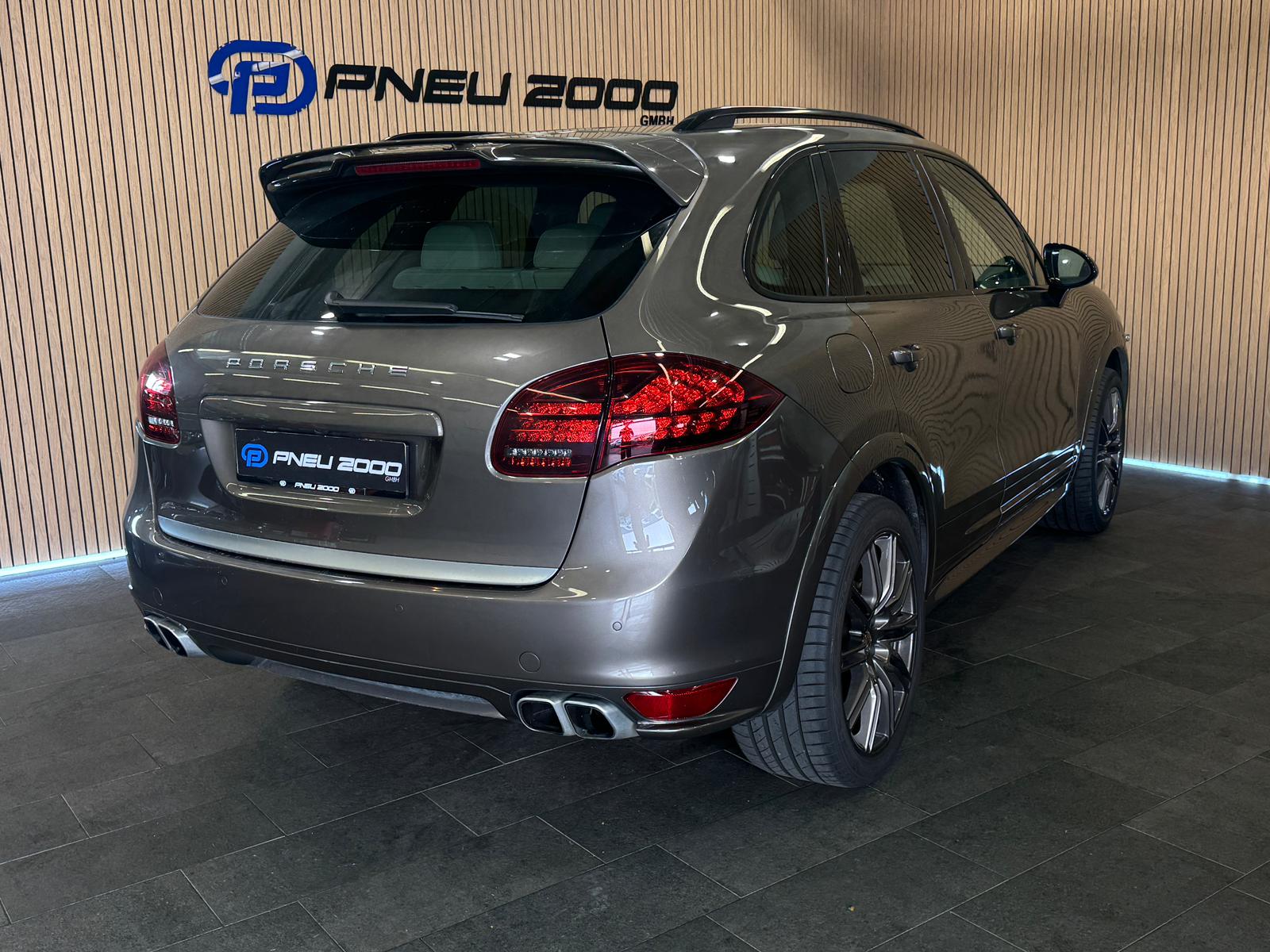 PORSCHE Cayenne S Diesel-image-6