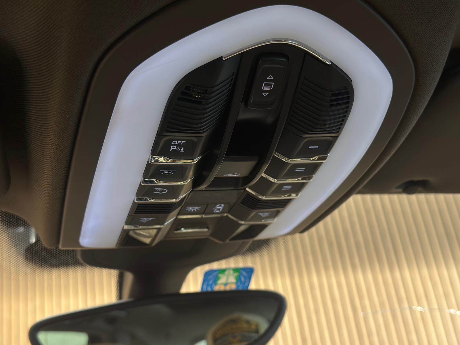 PORSCHE Cayenne S Diesel-image-13