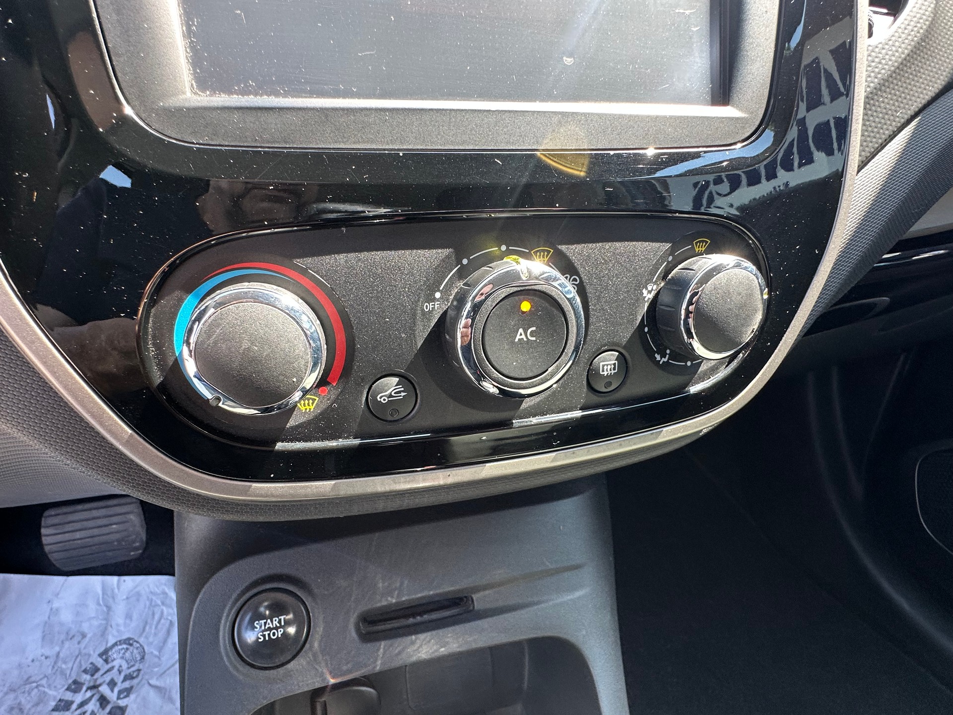 RENAULT Captur 1.2 T 16V Dynamique EDC-image-18
